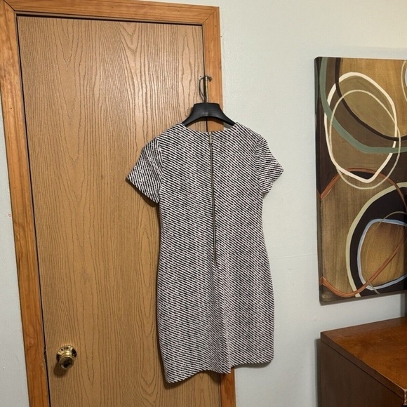 Calvin Klein Size 8 w/Geometric Print Short Sleeve Knee-Length Sheath Dress - Picture 2 of 5